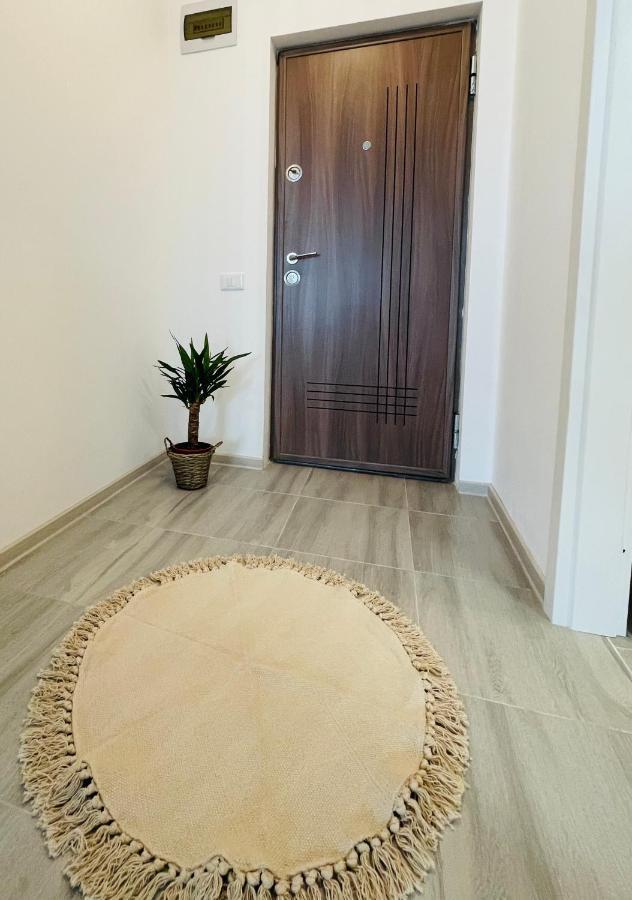 Q Royal Apartment - Palas Center Iasi Eksteriør billede